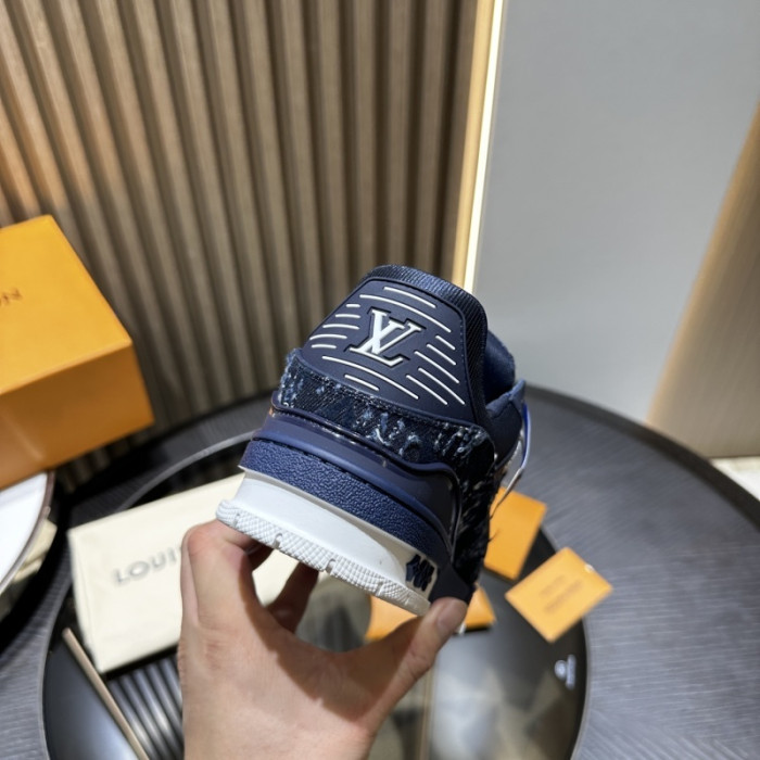 LV snekaers 233