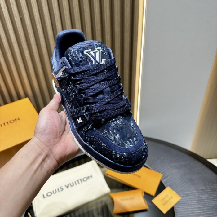 LV snekaers 233