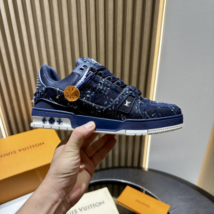 LV snekaers 233