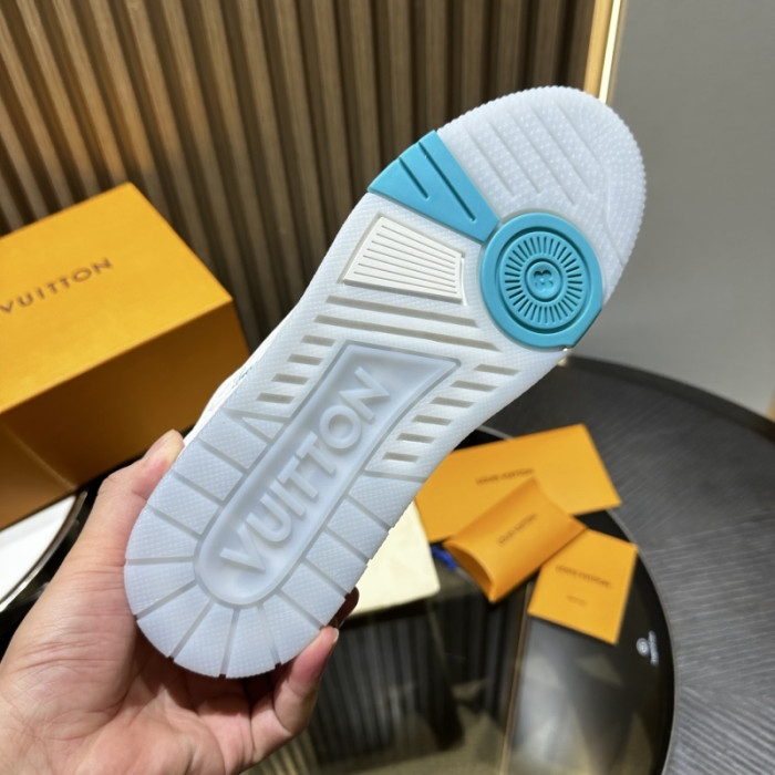 LV snekaers 238