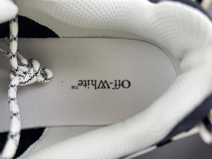 OFF-WHITE -81