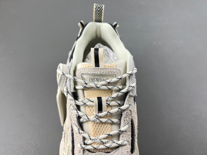 OFF-WHITE -81