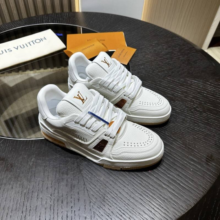 LV snekaers 211