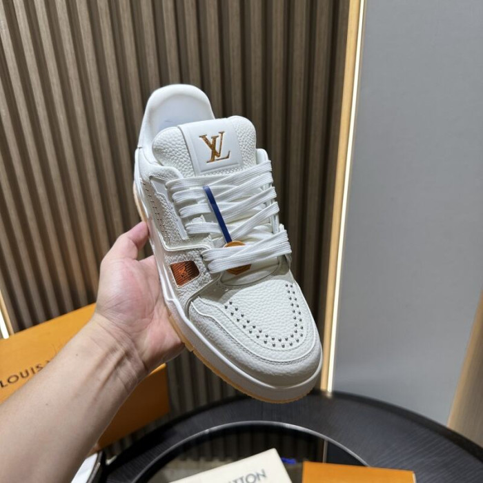 LV snekaers 211