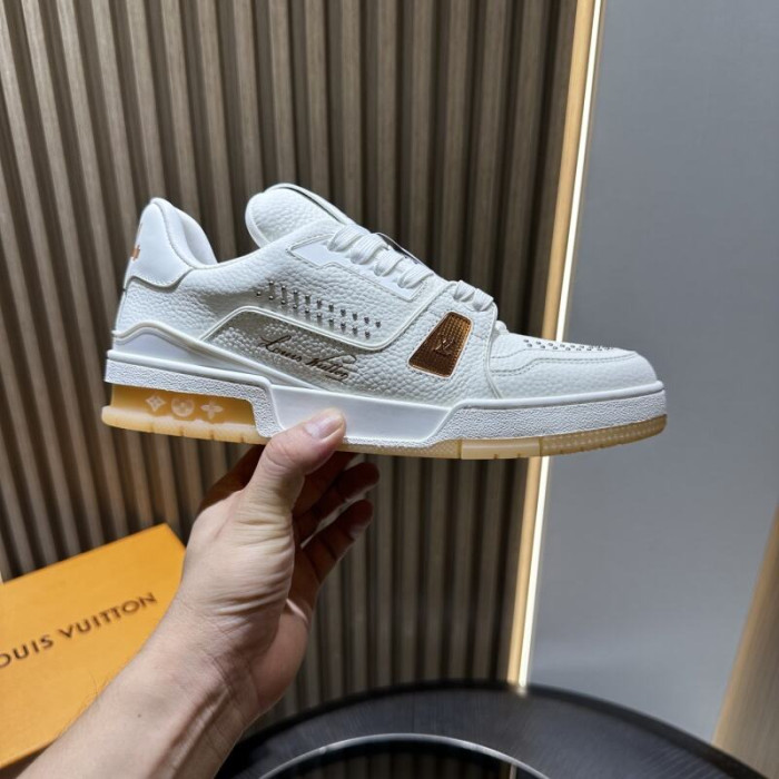 LV snekaers 211