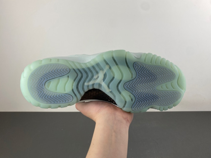 Jordan11-IW1882 300