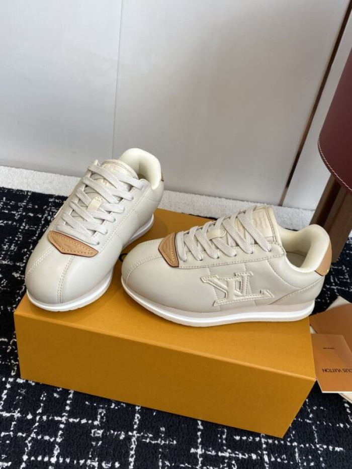 LV snekaers 220