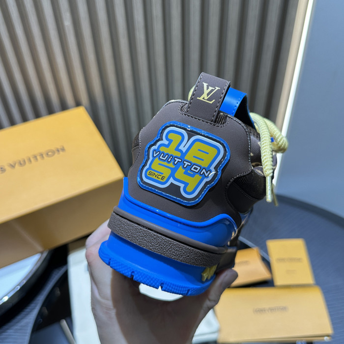 LV snekaers 251