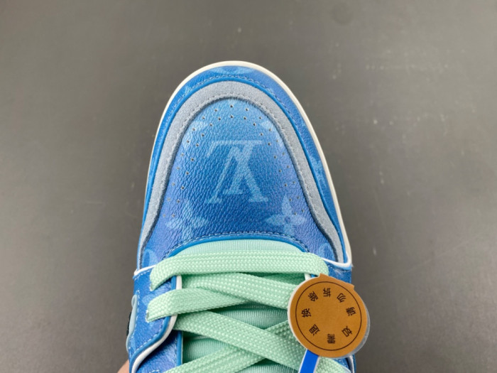 LV snekaers 285
