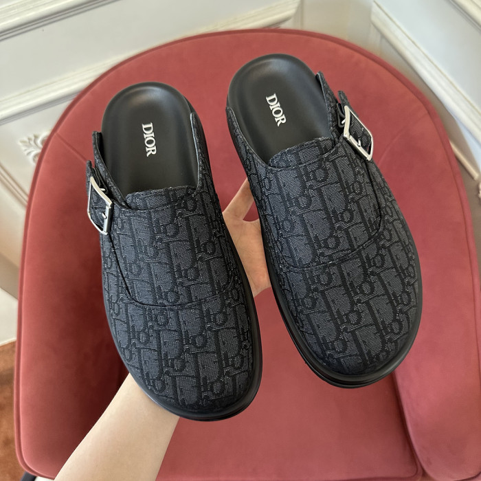 D10r SANDAL 21