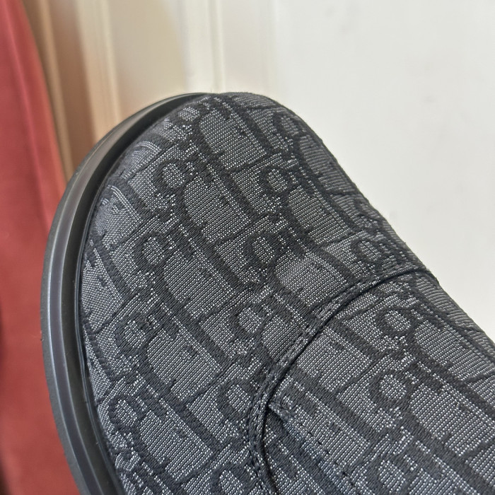 D10r SANDAL 21