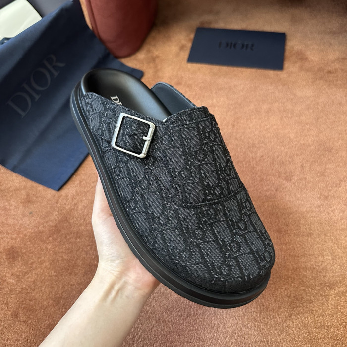 D10r SANDAL 21