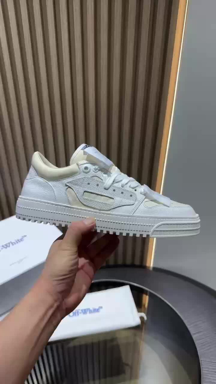 OFF-WHITE OW-72
