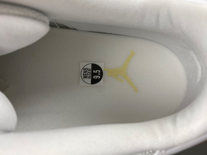 Jordan 11 Retro Low Mother