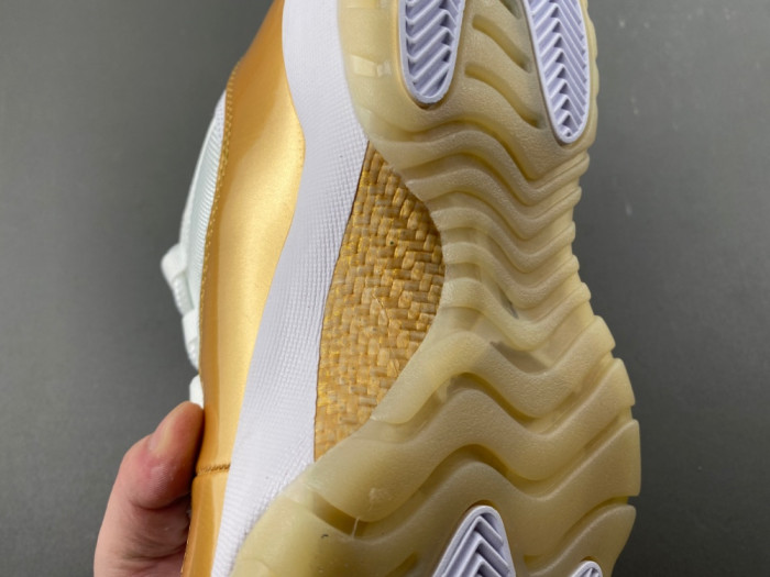 Jordan 11 Retro Low Mother