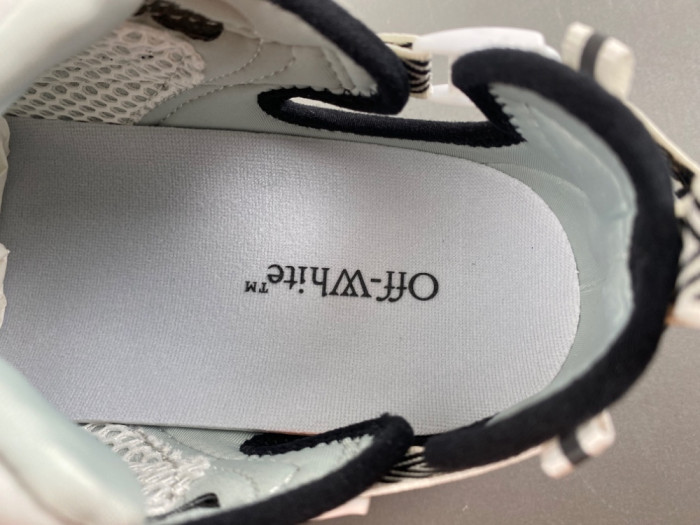 OFF-WHITE -104