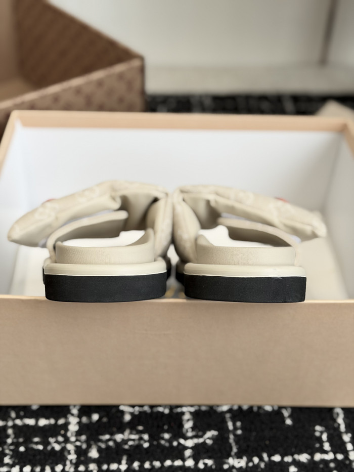 L&V sandal 81