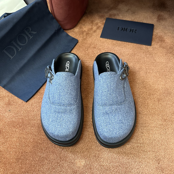 D10r SANDAL 18