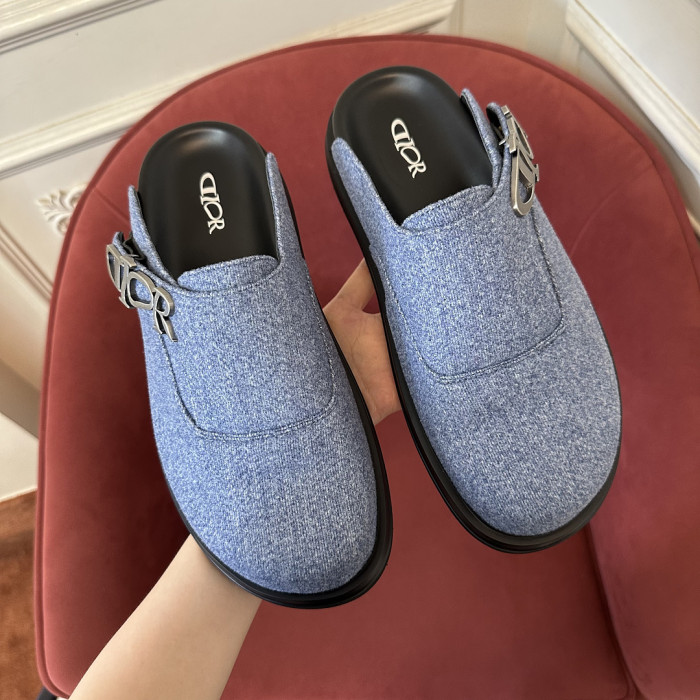 D10r SANDAL 18
