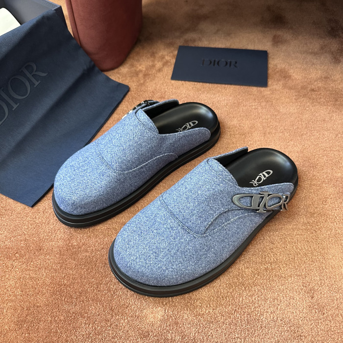 D10r SANDAL 18