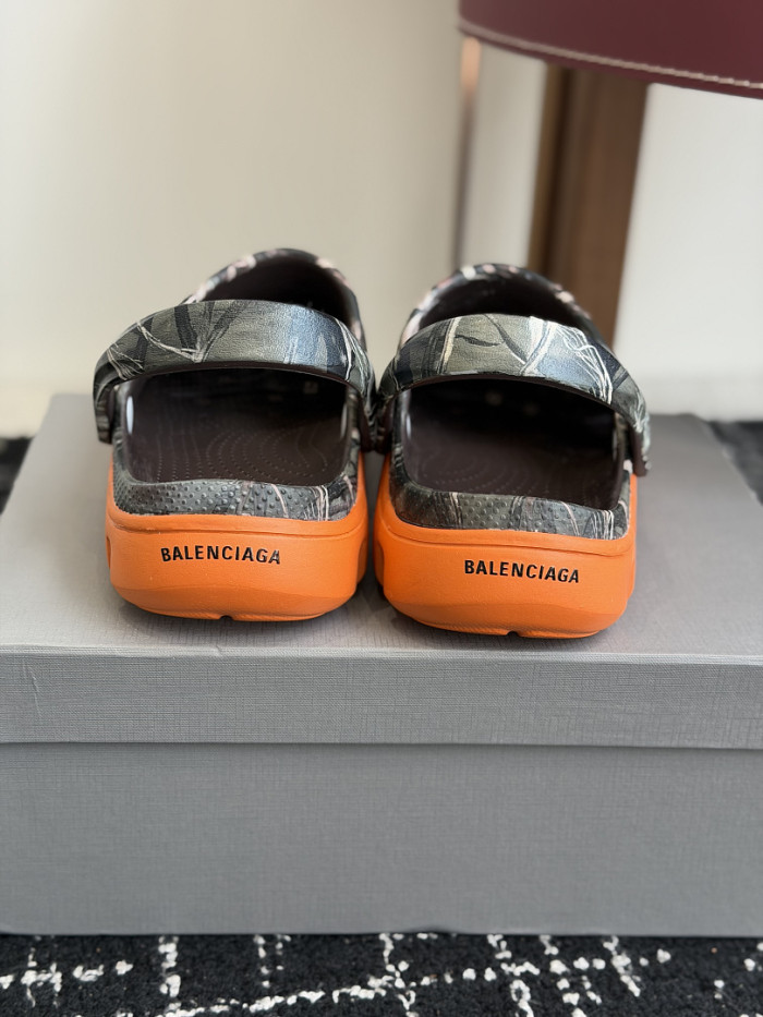 Ba1en*iaga Sandal 48