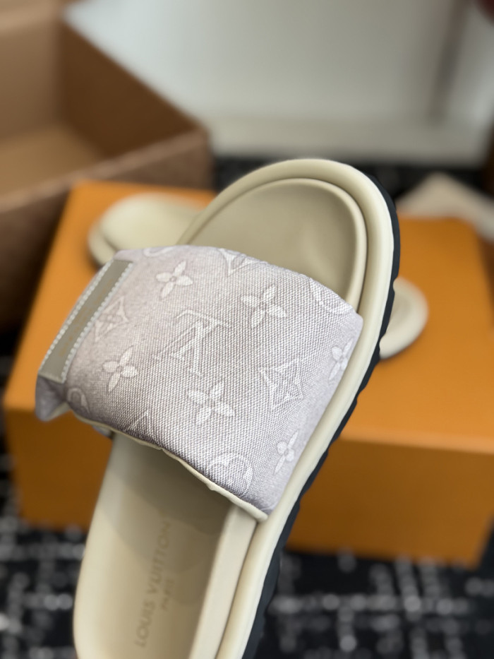 L&V sandal 82