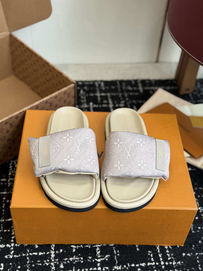 L&V sandal 82