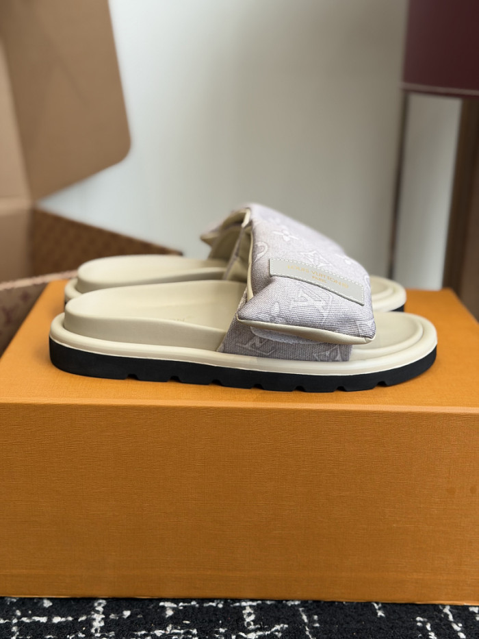 L&V sandal 82