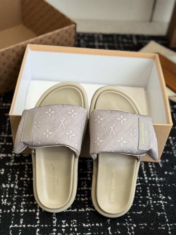 L&V sandal 82