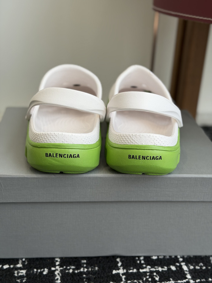 Ba1en*iaga Sandal 50