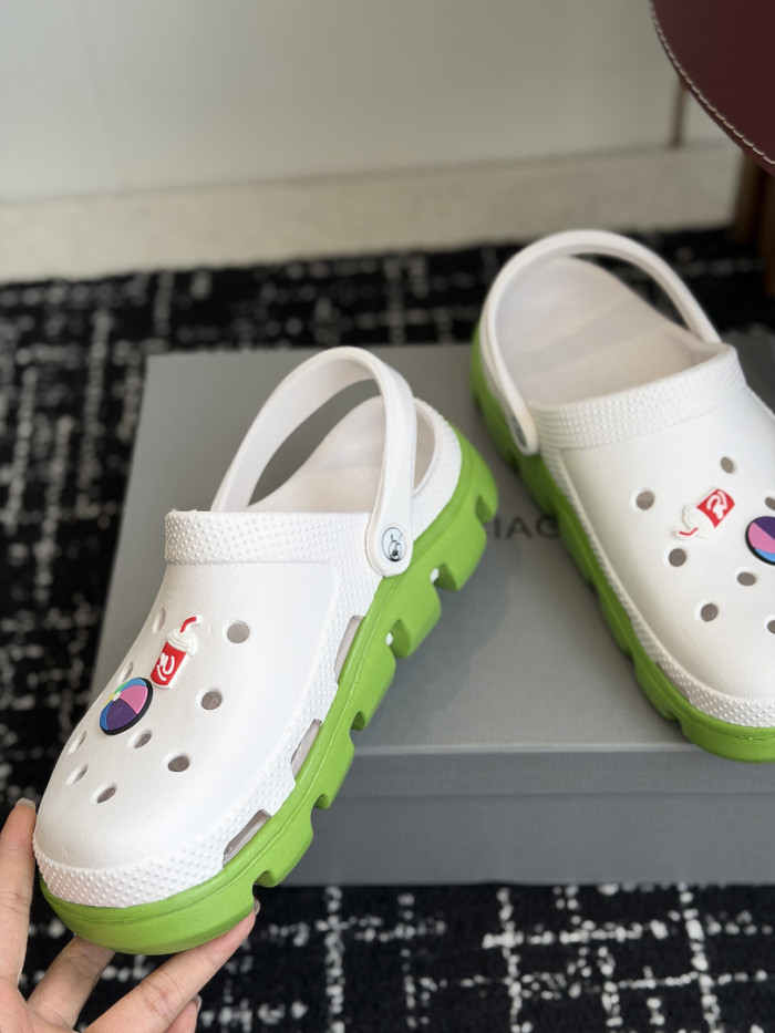 Ba1en*iaga Sandal 50