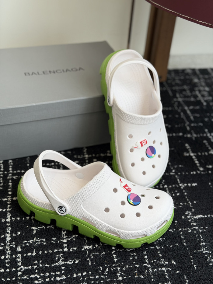 Ba1en*iaga Sandal 50