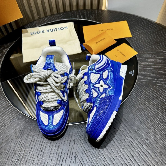 LV snekaers 230