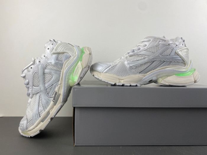 SNEAKER RUNNER 54