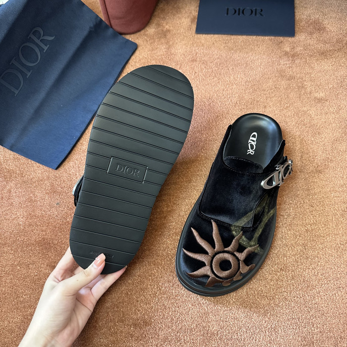D10r SANDAL 25
