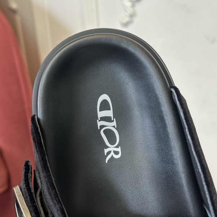 D10r SANDAL 25