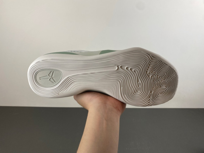 Nike Kobe 9 EM Low Protro Light Silver Steam-IH1401-003