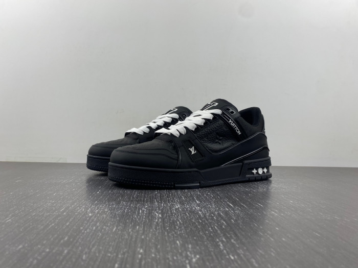 lv snekaers 104