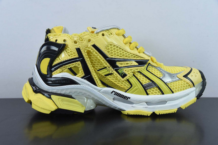 SNEAKER RUNNER 15