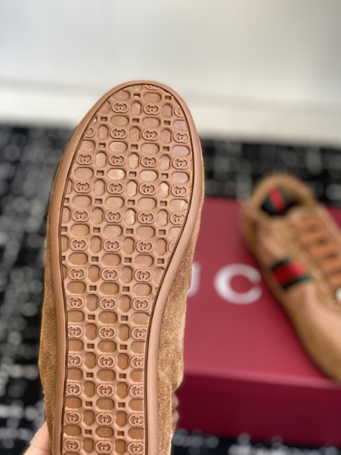 Gvc*1 SNEAKER 136