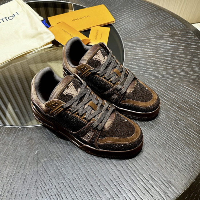 LV snekaers 149