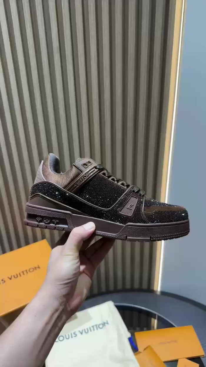LV snekaers 149