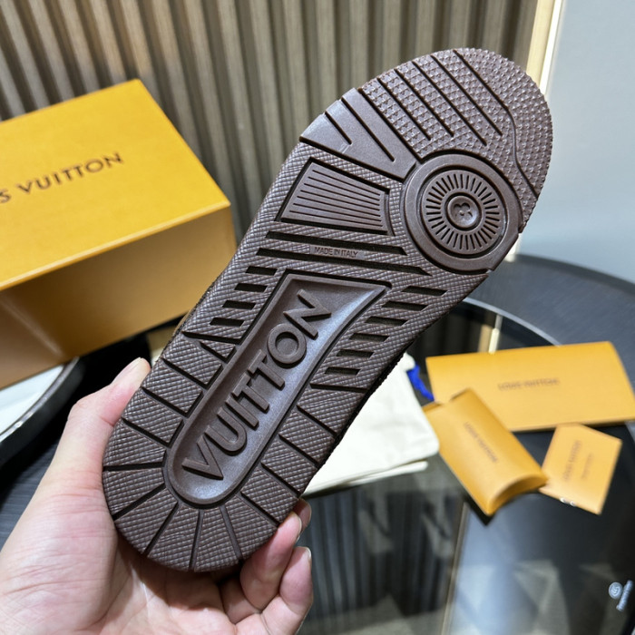 LV snekaers 149