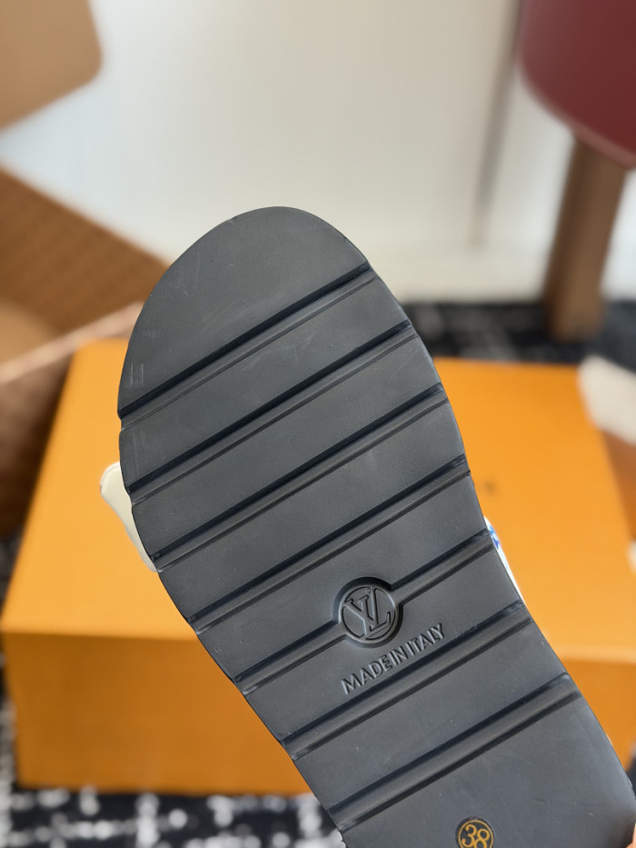 L&V sandal 89