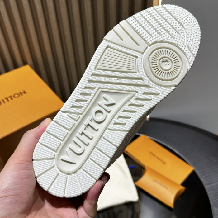 LV snekaers 150