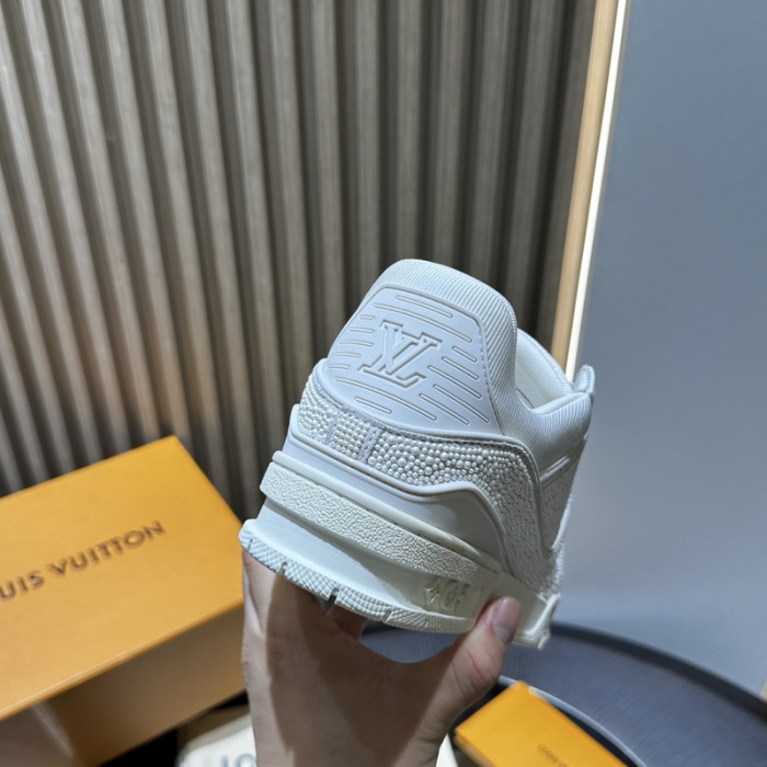 LV snekaers 150