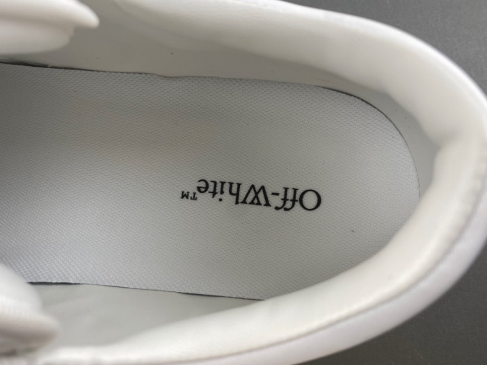 OFF-WHITE -102