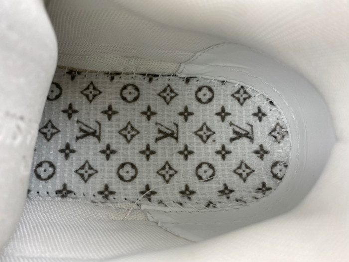 LV snekaers 307