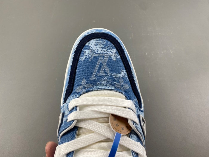 LV snekaers 307