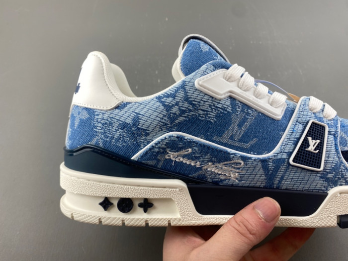 LV snekaers 307